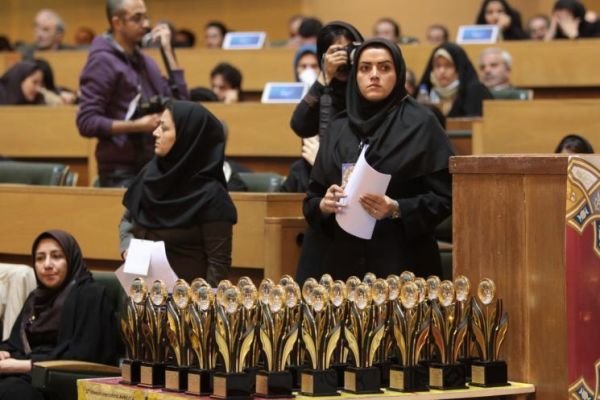 بانک اطلاعات برگزیدگان جشنواره های جوان و بین المللی خوارزمی تکمیل شد