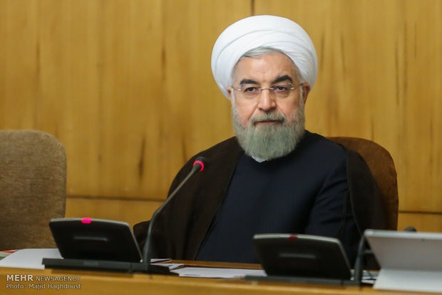 روحانی: با چاقوکش مذاکره نمی‌کنیم